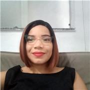 Eu sou professora de português mas também ensino inglês básico. Amo ensinar!